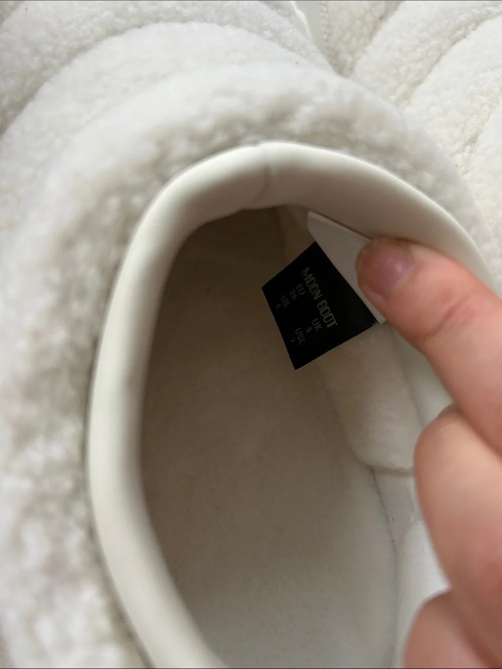 Moon boot soft booties. US 6-7